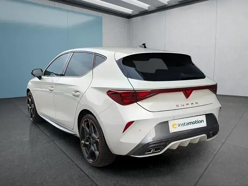 Gebraucht Cupra Leon 150 PS (110 kW) 2024 Grau Kleinwagen