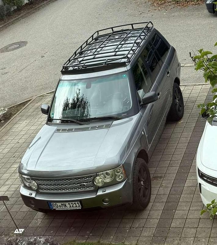 Silber Gebraucht 2010 Land Rover Range Rover Vogue SUV | 7.900 € (Superpreis) - Bild 1/4