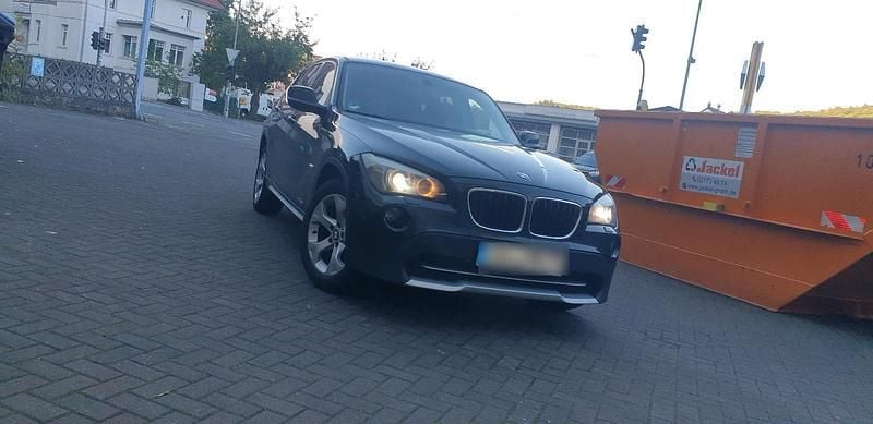 Schwarz Gebraucht 2011 BMW X1 SUV | 7.500 € (Teuer) - Bild 1/4