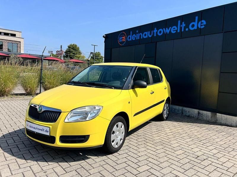 Gelb Gebraucht 2009 Skoda Fabia Classic Limousine | 3.600 € (Etwas zu teuer) - Bild 1/4
