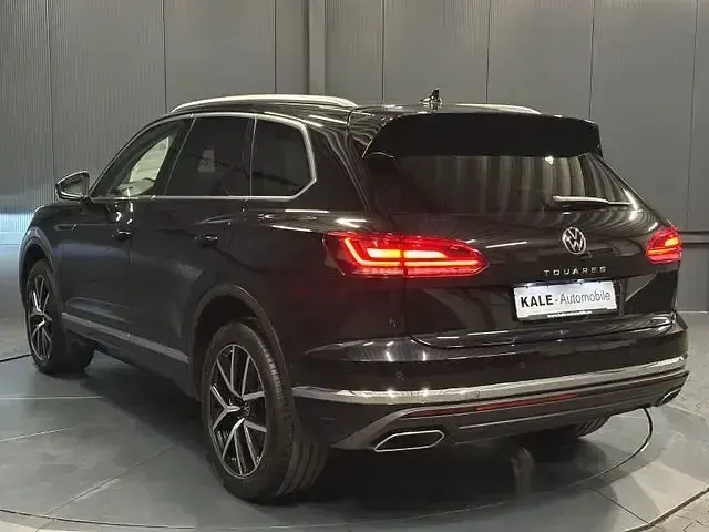 Gebraucht VW Touareg Elegance 231 PS (169 kW) 2021 Schwarz SUV