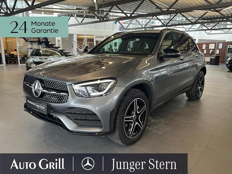 Gebraucht Mercedes GLC300e AMG 211 PS (155 kW) 2021 Metalliclack selenitgrau SUV