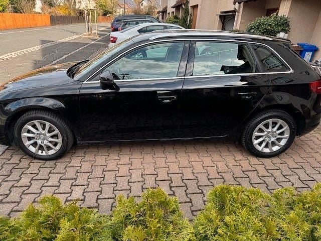 Gebraucht Audi A3 Ambiente 125 PS (91 kW) 2014 Schwarz Kombi