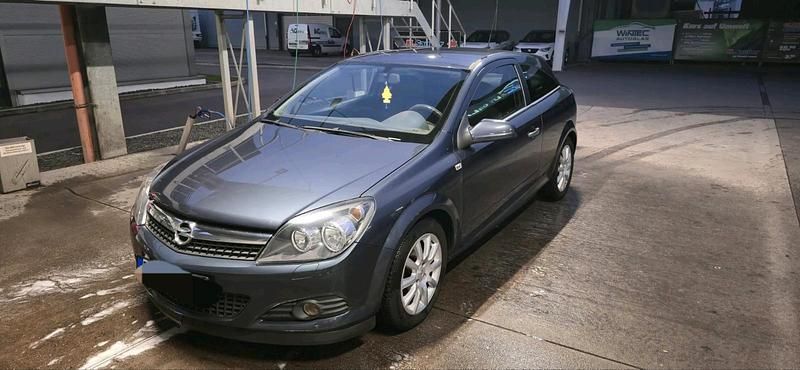 Grau Gebraucht 2009 Opel Astra Coupé | 3.000 € (Fairer Preis) - Bild 1/4
