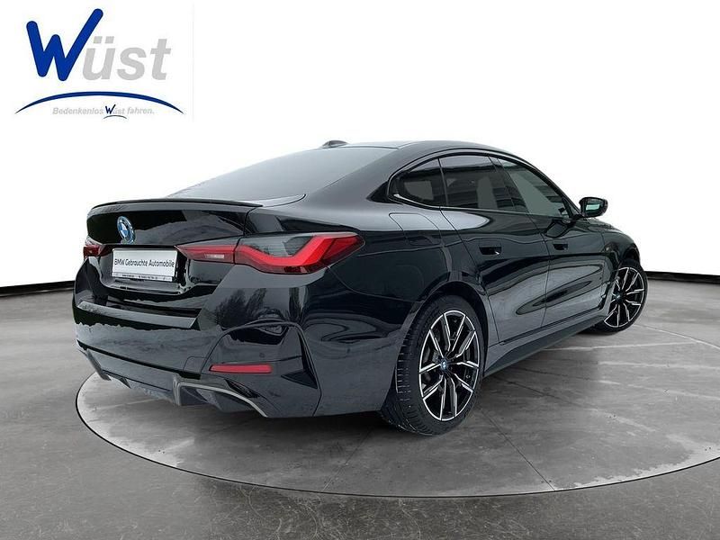 Gebraucht BMW i4 Performance 400 kW (544 PS) 2022 Saphirschwarz Limousine