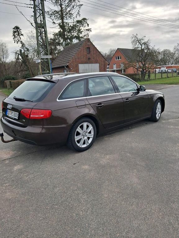 Gebraucht Audi A4 Ambiente 163 PS (119 kW) 2012 Braun Kombi