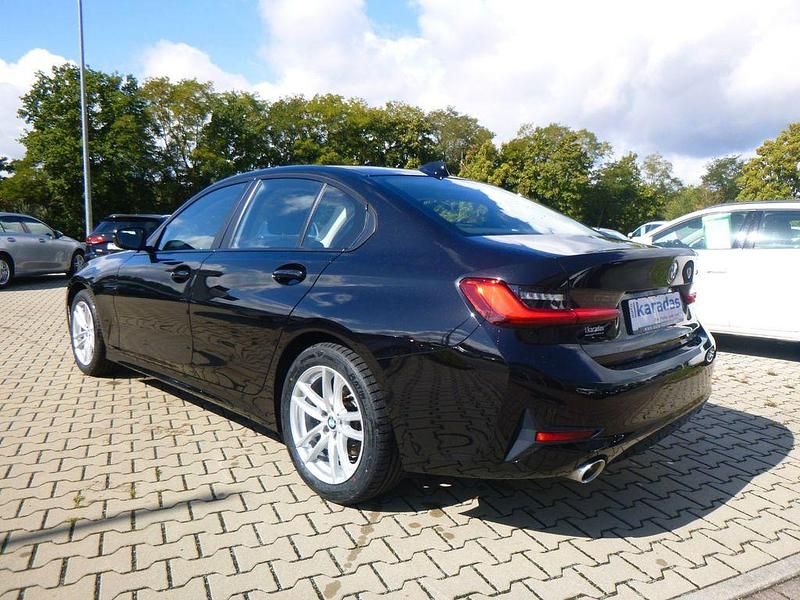 Gebraucht BMW 320 184 PS (135 kW) 2020 Schwarz Limousine