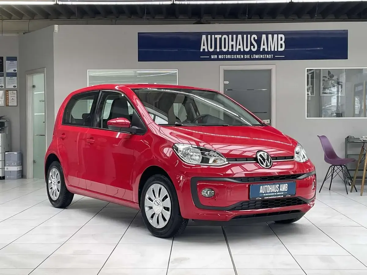 Usado VW up! 65 CV (47 kW) 2021 Rojo Utilitario