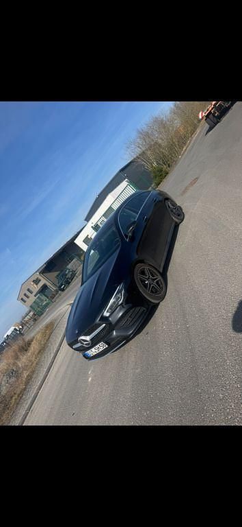 Schwarz Gebraucht 2022 Mercedes CLA250 Shooting Brake Kombi | 30.900 € (Guter Preis) - Bild 1/4