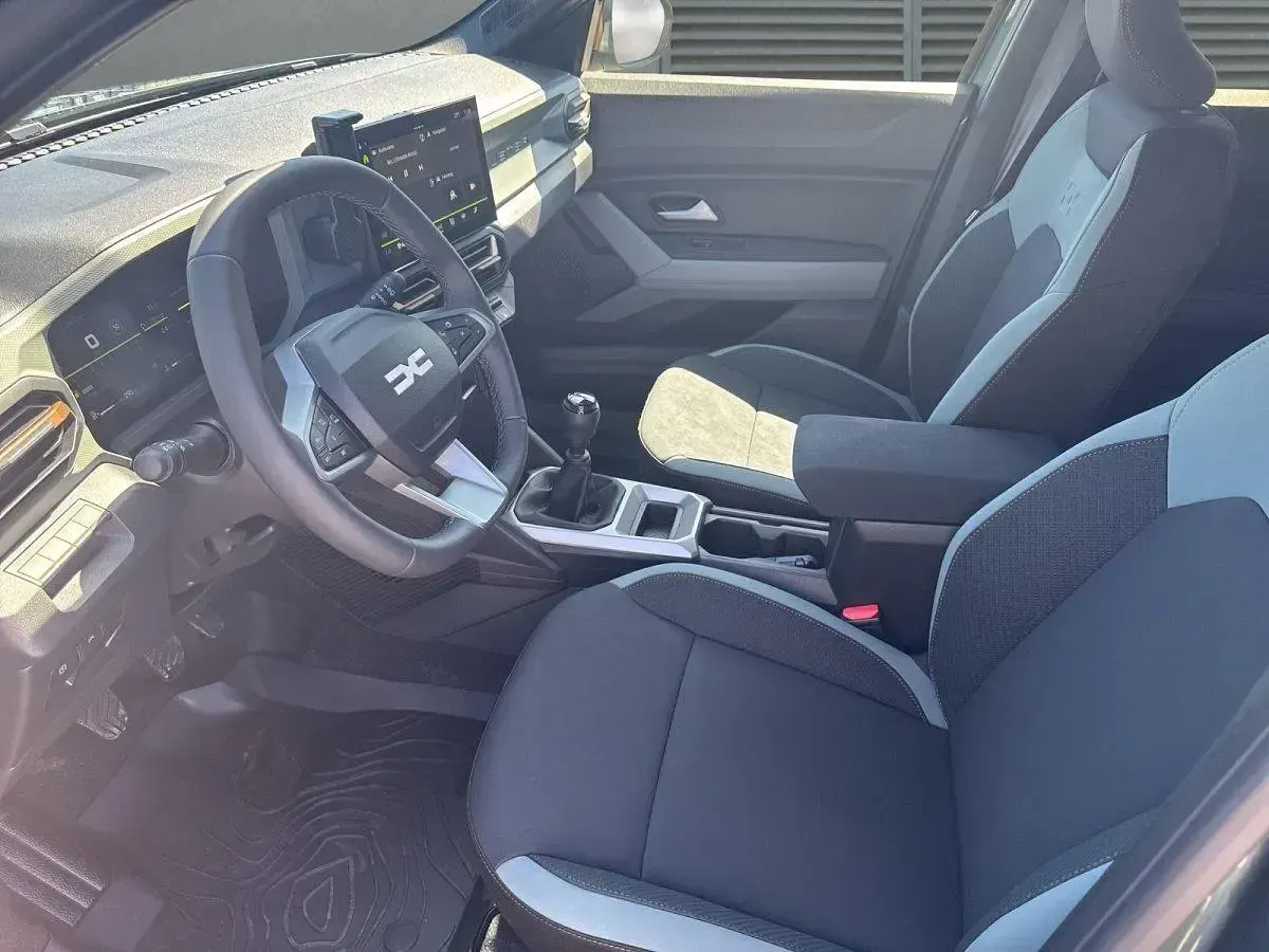 Neu Dacia Duster Extreme 122 PS (89 kW) 2026 Zedergrün SUV
