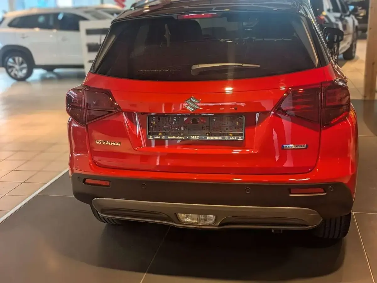 Neu Suzuki Vitara Comfort+ 129 PS (94 kW) 2025 Rot SUV