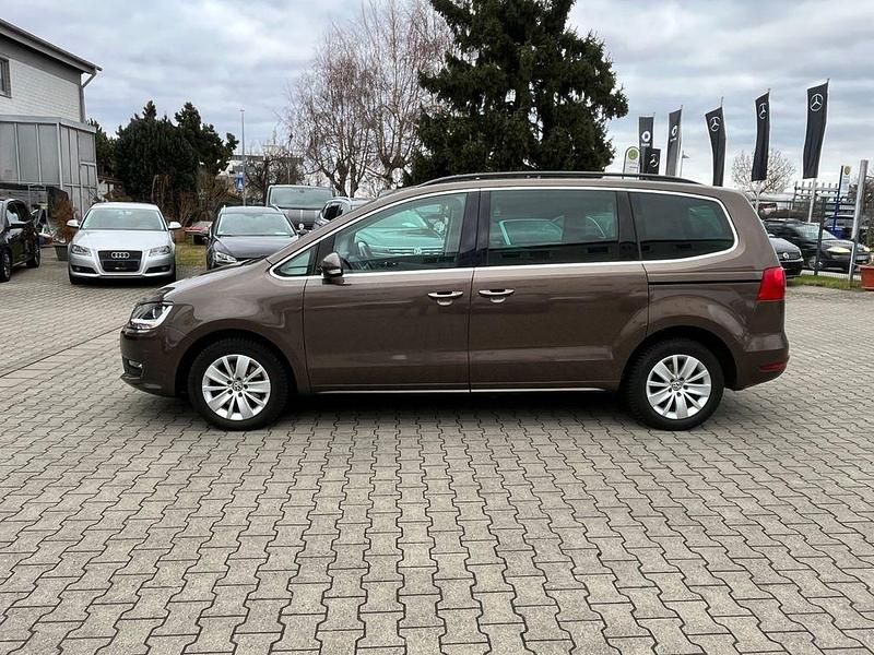 Gebraucht VW Sharan 140 PS (102 kW) 2012 Braun Van / Kleinbus