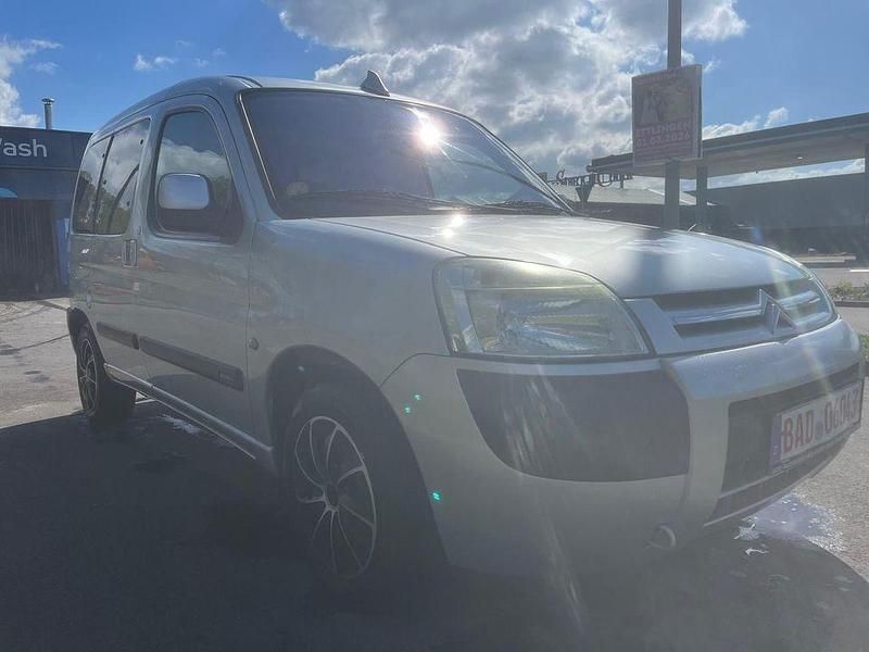 Gebraucht Citroën Berlingo 109 PS (80 kW) 2004 Silber Van / Kleinbus