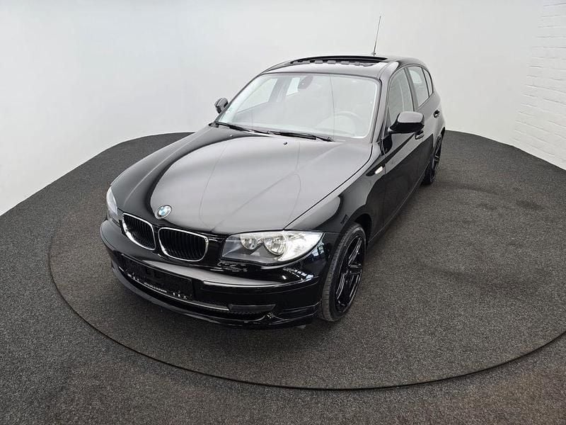 Schwarz Gebraucht 2010 BMW 118 Lifestyle Kleinwagen | 5.790 € (Fairer Preis) - Bild 1/4