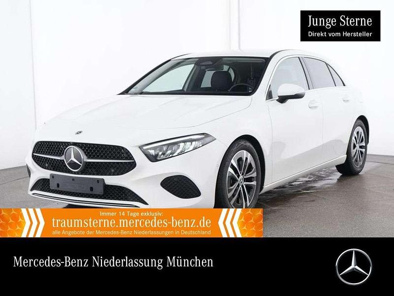 Weiß Gebraucht 2024 Mercedes A200 Advanced Limousine | 29.990 € (Fairer Preis) - Bild 1/3