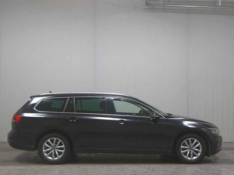 Gebraucht VW Passat Business 150 PS (110 kW) 2023 Schwarz Kombi
