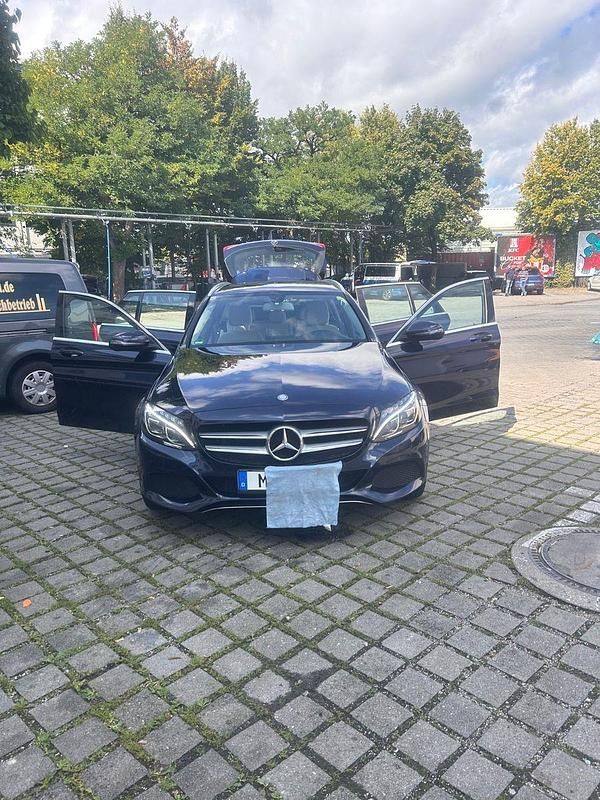 Blau Gebraucht 2015 Mercedes C200 Avantgarde Kombi | 13.900 € (Guter Preis) - Bild 1/4