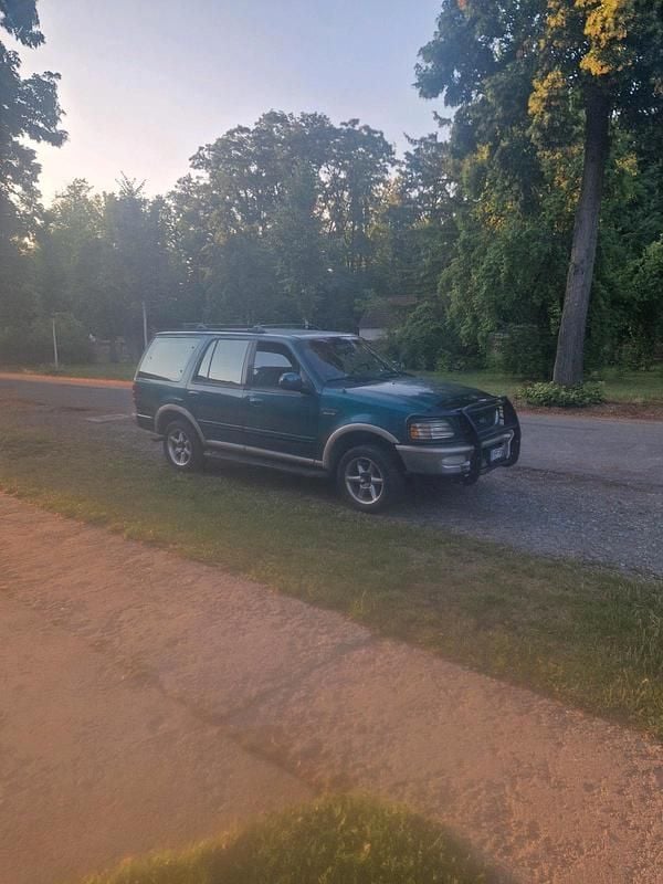 Grün Gebraucht 1999 Ford Expedition SUV | 3.500 € - Bild 1/4