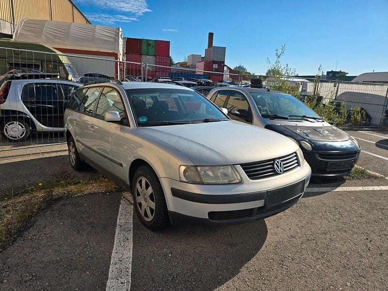 Gebraucht VW Passat Comfortline 101 PS (74 kW) 2000 Silber Kombi