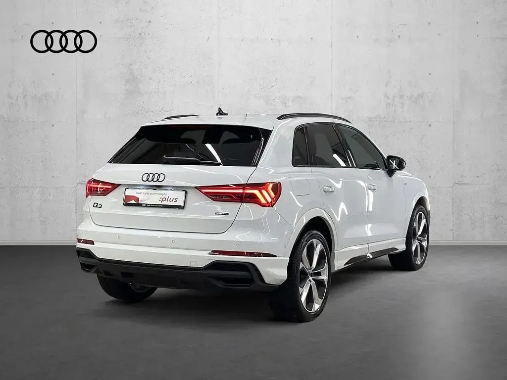 Gebraucht Audi Q3 Business 193 PS (141 kW) 2025 Gletscherweiß metallic SUV