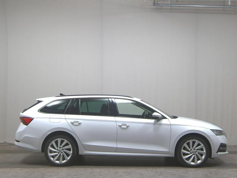 Weiss Gebraucht 2021 Skoda Octavia Ambition Kombi | 14.480 € (Fairer Preis) - Bild 1/4
