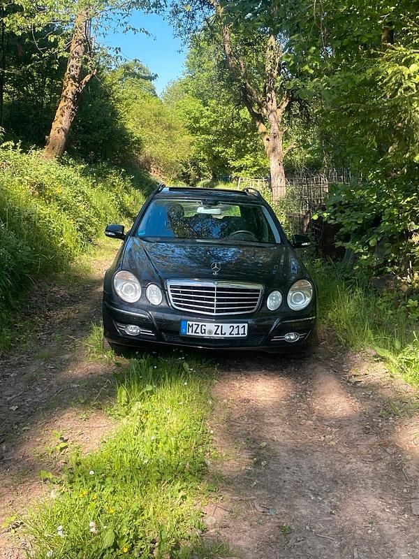 Gebraucht Mercedes E280 190 PS (139 kW) 2006 Schwarz Kombi