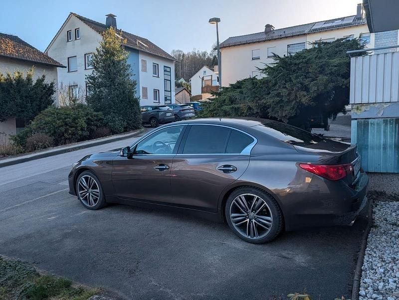 Gebraucht Infiniti Q50 Sport Tech 170 PS (125 kW) 2014 Braun Limousine