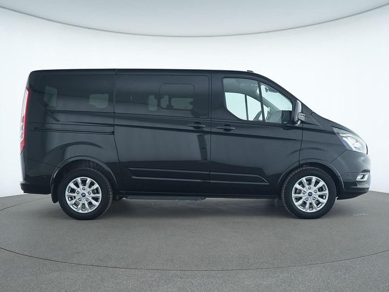 Gebraucht Ford Tourneo Titanium 131 PS (96 kW) 2021 Obsidian schwarz Van / Kleinbus