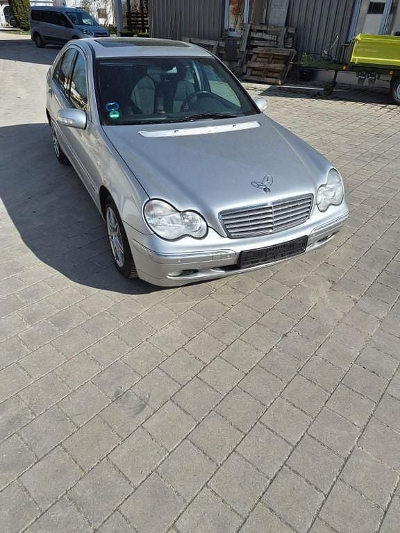 Gebraucht Mercedes C240 Elegance 170 PS (125 kW) 2001 Silber Limousine