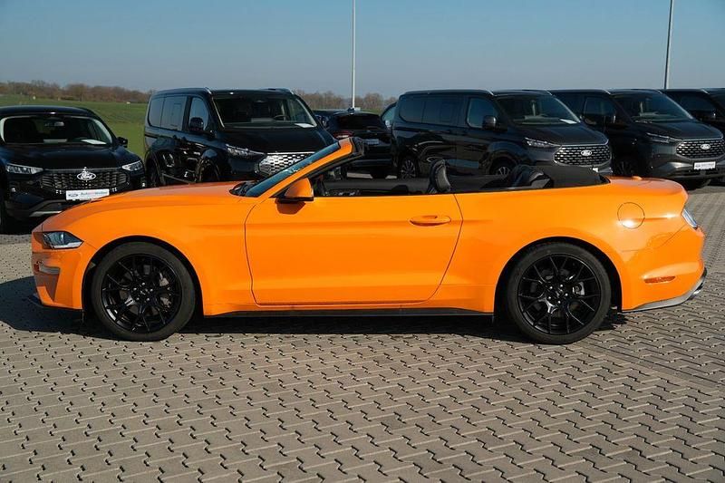 Gebraucht Ford Mustang Convertible 290 PS (213 kW) 2019 Orange Cabrio