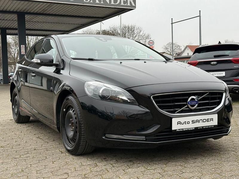 Gebraucht Volvo V40 You! 120 PS (88 kW) 2015 Schwarz Limousine
