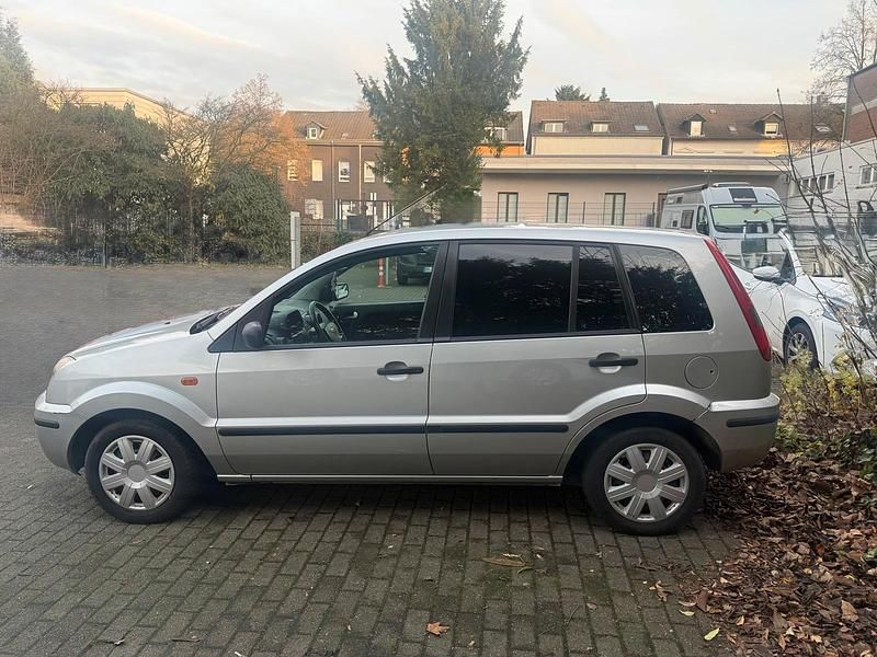 Grau Gebraucht 2004 Ford Fusion Kleinwagen | 2.300 € (Fairer Preis) - Bild 1/4