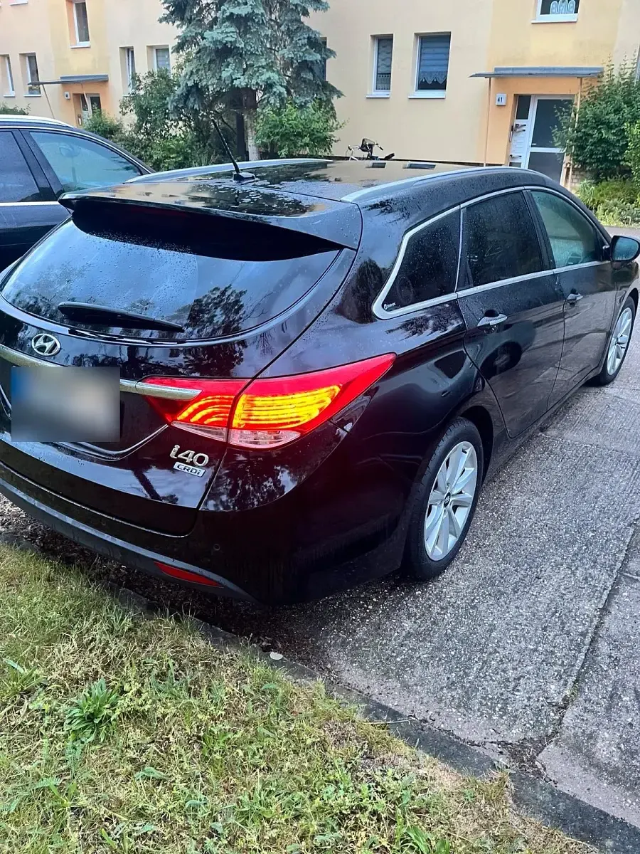 Gebraucht Hyundai i40 140 PS (102 kW) 2012 Schwarz Kombi