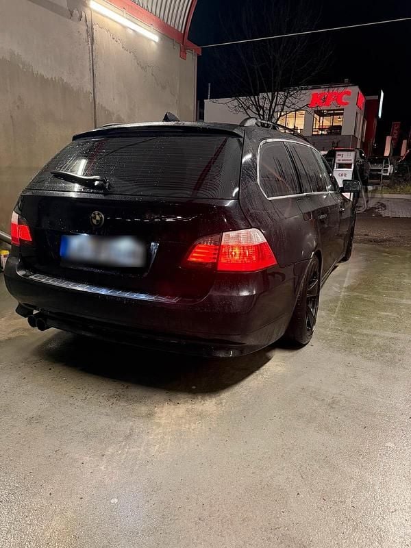 Gebraucht BMW 545 333 PS (244 kW) 2004 Schwarz Kombi