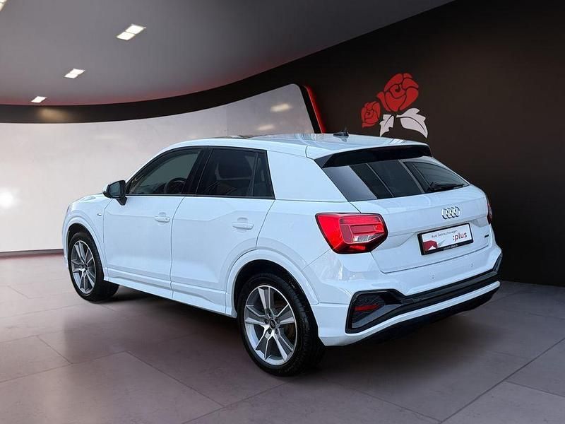 Gebraucht Audi Q2 S-Line 190 PS (139 kW) 2025 Gletscherweiß metallic SUV