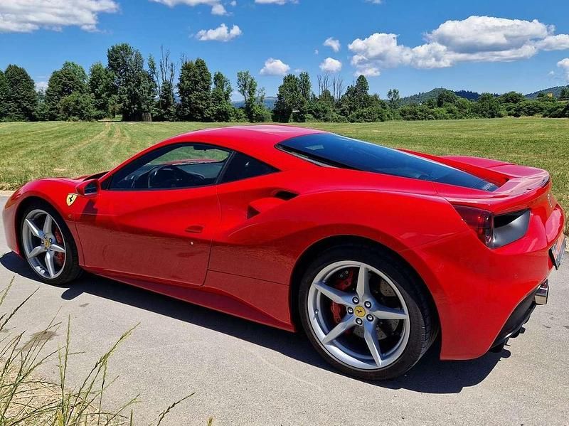Second-hand Ferrari 488 670 CP (492 kW) 2019 Roșu Coupe