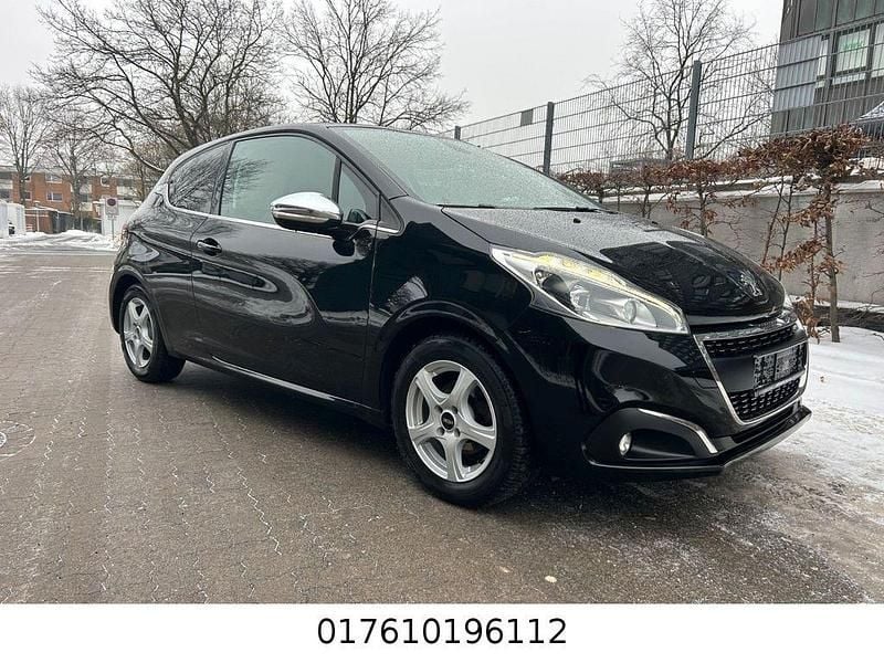 Gebraucht Peugeot 208 Allure 110 PS (80 kW) 2017 Schwarz Kleinwagen