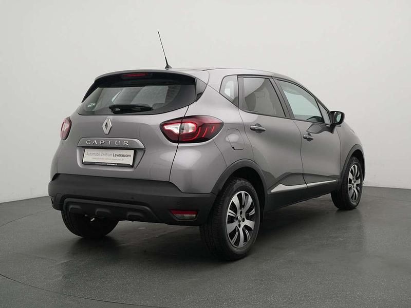Gebraucht Renault Captur Experience 118 PS (86 kW) 2018 Grau (metallic) SUV