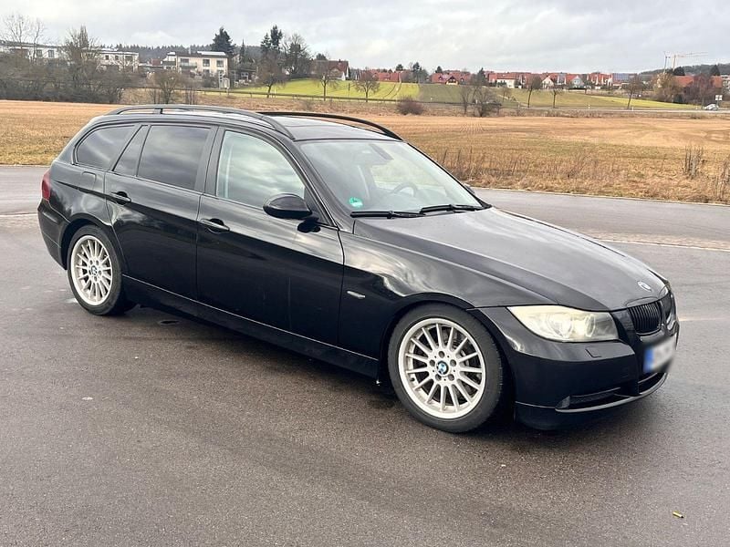 Usado BMW 325 Performance 197 HP (144 kW) 2008 Preto Carrinha