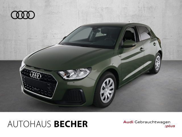 Distriktgrün metallic Gebraucht 2024 Audi A1 Sportback Advanced Plus Kleinwagen | 27.430 € (Guter Preis) - Bild 1/2