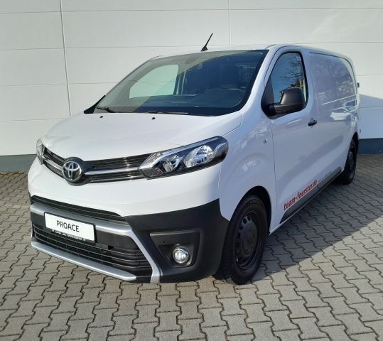 Weiß Gebraucht 2023 Toyota Proace Plus Van / Kleinbus | 26.240 € (Etwas zu teuer) - Bild 1/4