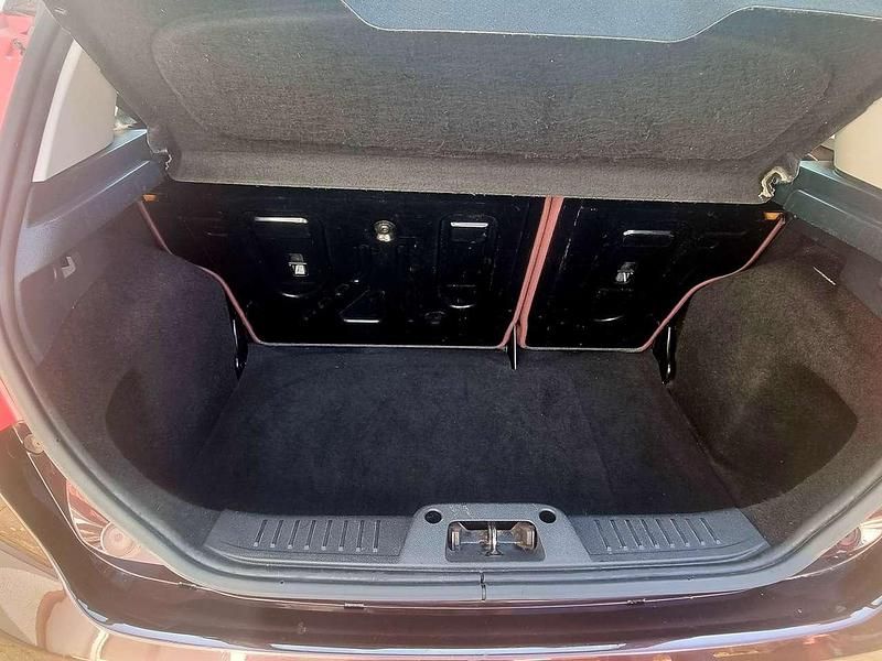 Gebraucht Ford Fiesta Trend 82 PS (60 kW) 2009 Violett Kleinwagen