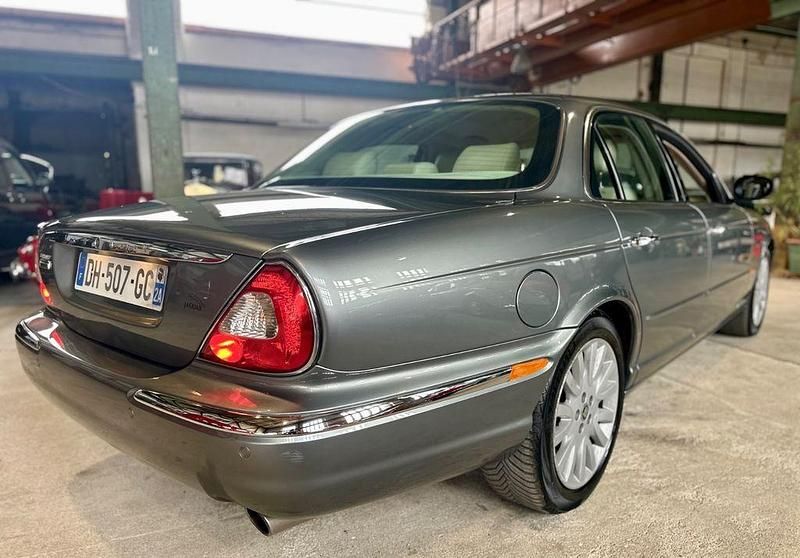 Gebraucht Jaguar XJ8 298 PS (219 kW) 2003 Silber Limousine