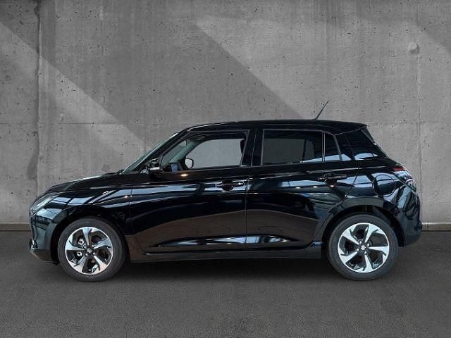 Neu Suzuki Swift Comfort+ 83 PS (61 kW) 2025 Super black pearl metallic Limousine