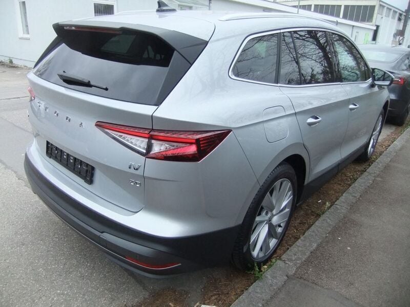 Gebraucht Skoda Enyaq iV Loft 132 kW (180 PS) 2022 Silber metallic SUV