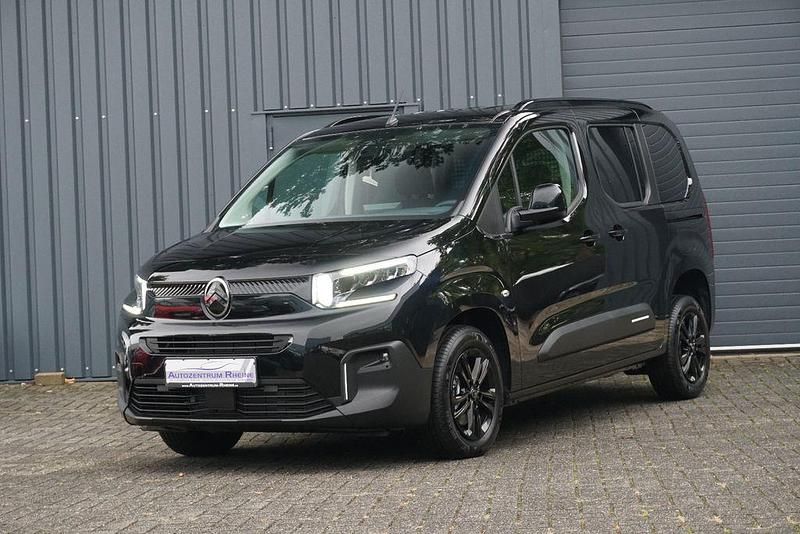 Neu Citroën Berlingo Style 131 PS (96 kW) 2025 Schwarz Van / Kleinbus