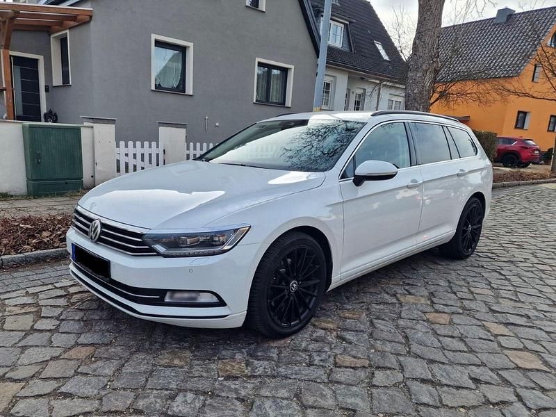 Gebraucht VW Passat Comfortline 190 PS (139 kW) 2017 Weiß Kombi
