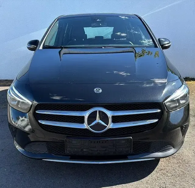 Gebraucht Mercedes B200 Business 150 PS (110 kW) 2019 Schwarz Kleinwagen