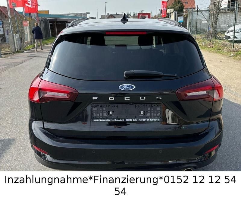 Gebraucht Ford Focus Cool & Connect 120 PS (88 kW) 2022 Schwarz Kombi