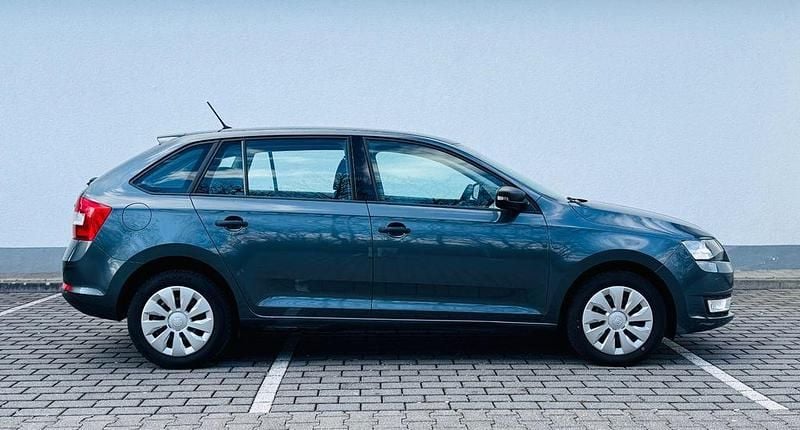 Gebraucht Skoda Rapid Active 90 PS (66 kW) 2015 Grün Kleinwagen